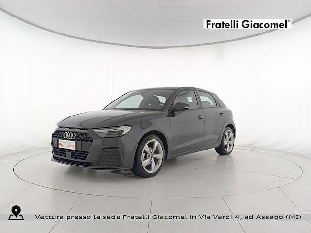Usata Audi A1 Admired 95 CV (69 kW) 2023 Grigio manhattan metallizzato SUV