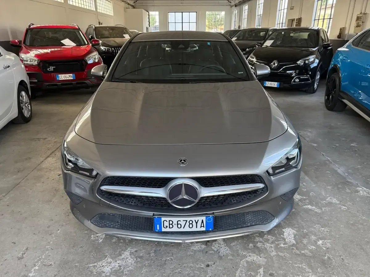 Usata Mercedes CLA200 149 CV (109 kW) 2020 Grigio Coupé