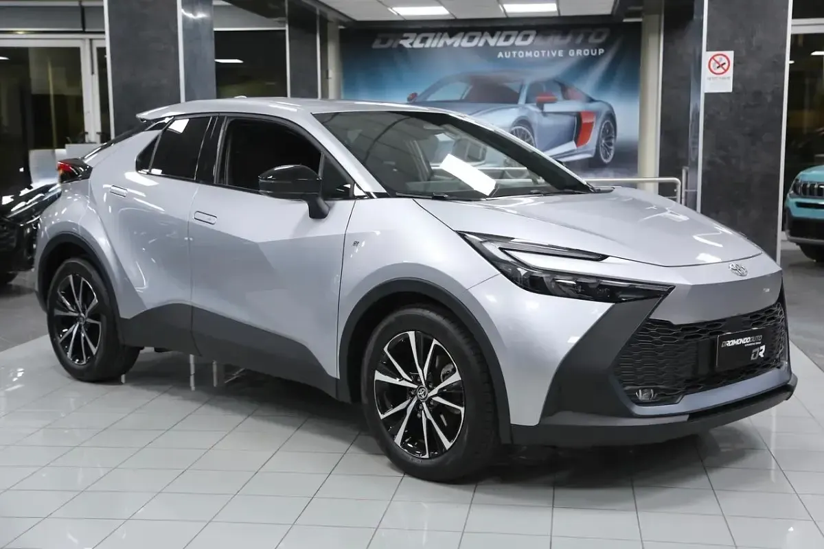 Usata Toyota C-HR Trend 98 CV (72 kW) 2025 Argento SUV