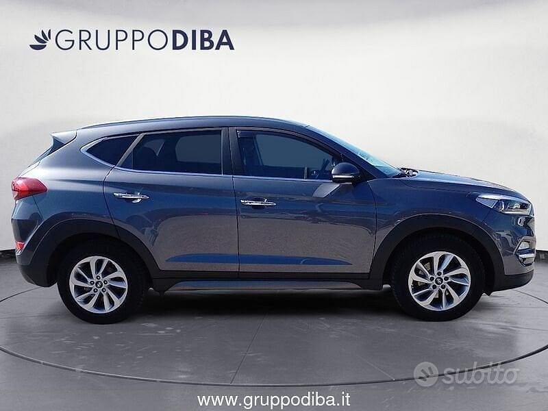 Usata Hyundai Tucson Xpossible 141 CV (103 kW) 2016 Grigio SUV