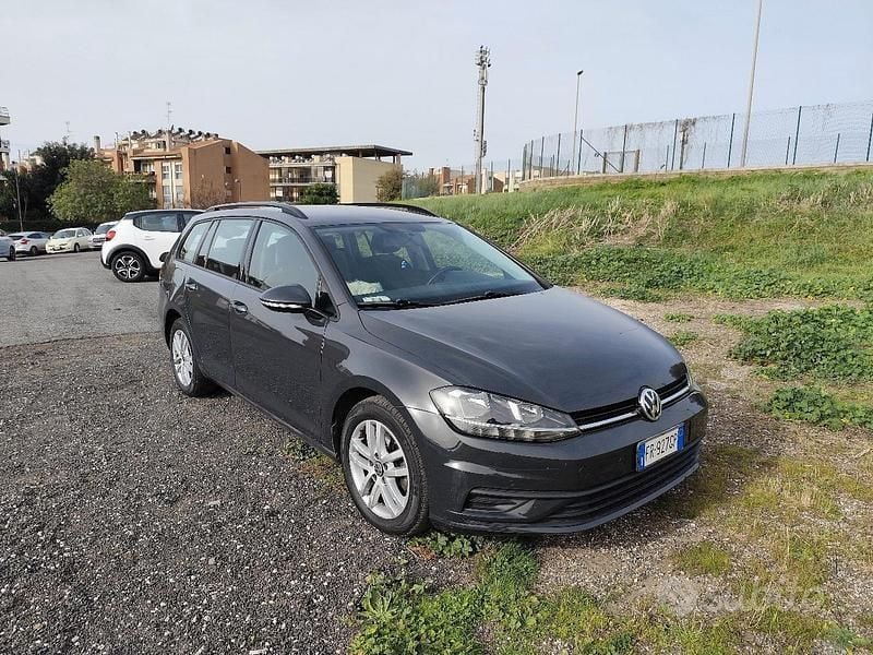 Usata VW Golf VII Business 116 CV (85 kW) 2018 Grigio Station wagon