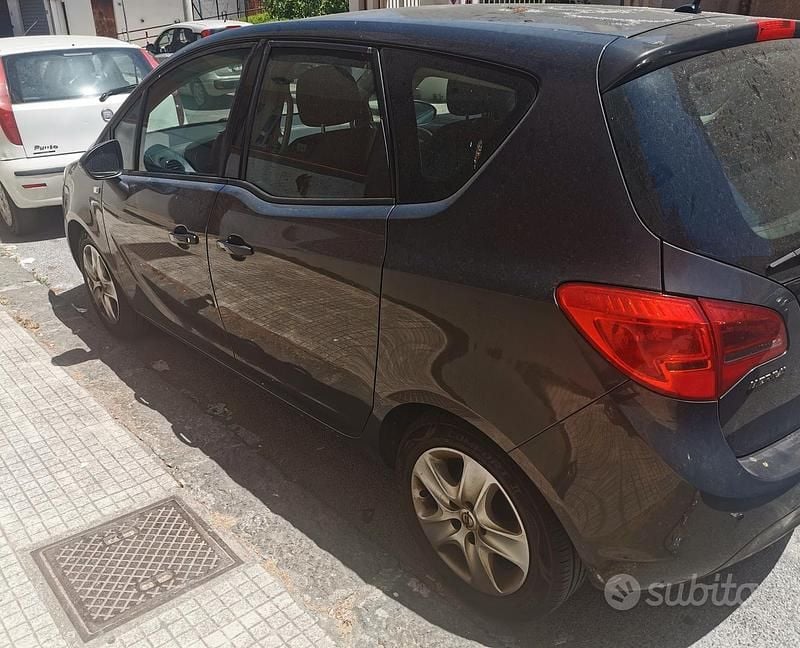 Usata Opel Meriva 110 CV (80 kW) 2015 Grigio Monovolume