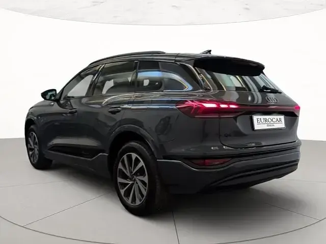 Occasion Audi Q6 e-tron Business 239 kW (326 PK) 2025 Grijs SUV