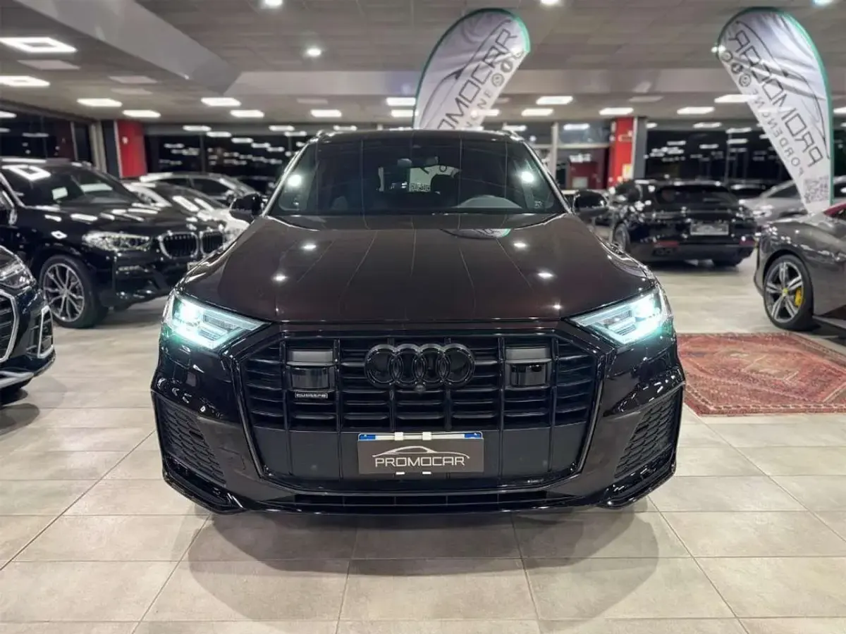 Usata Audi Q7 Exclusive 286 CV (210 kW) 2023 Nero/marrone mogano SUV