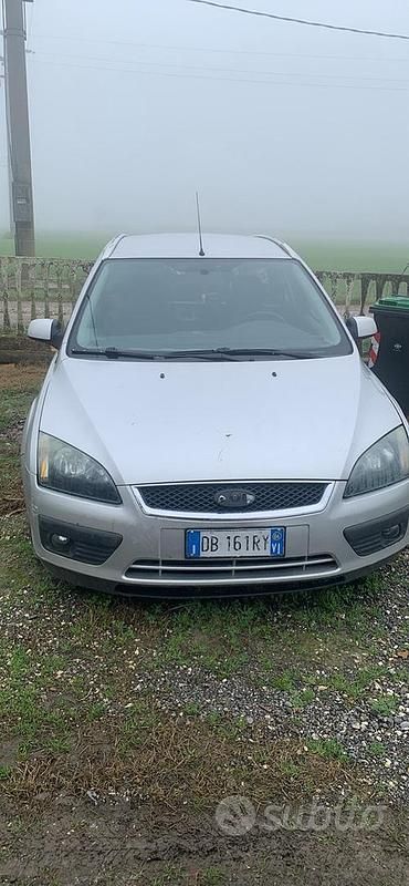 Usata Ford Focus 100 CV (73 kW) 2008 Grigio Station wagon