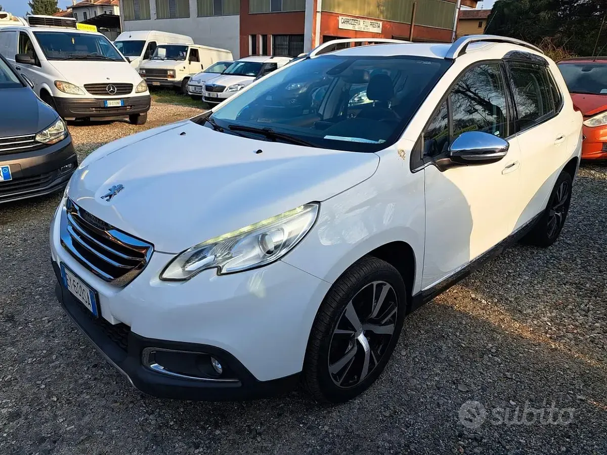 Usata Peugeot 2008 Allure 92 CV (67 kW) 2015 Bianco SUV