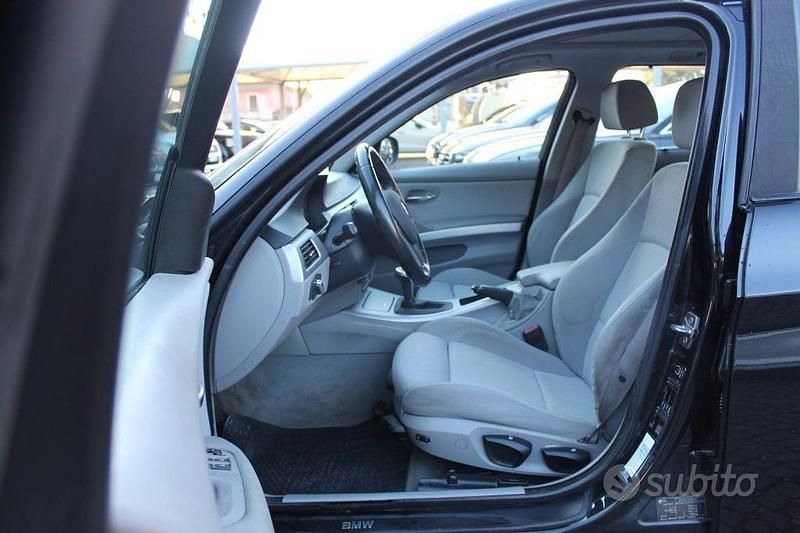 Usata BMW 320 Efficient Dynamics 177 CV (130 kW) 2009 Nero metallizzato Station wagon