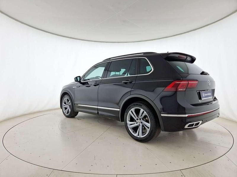Usata VW Tiguan R-line 150 CV (110 kW) 2022 Deep black perlato SUV