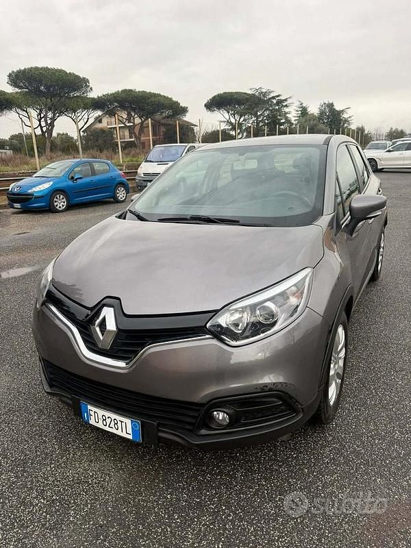 Usata Renault Captur Intens 110 CV (80 kW) 2016 Marrone SUV