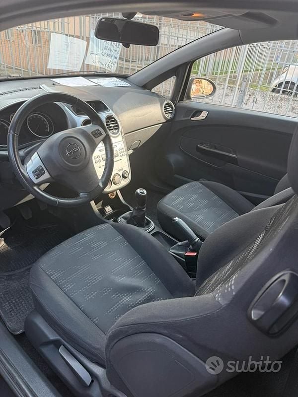 Usata Opel Corsa 2011 Nero Utilitaria