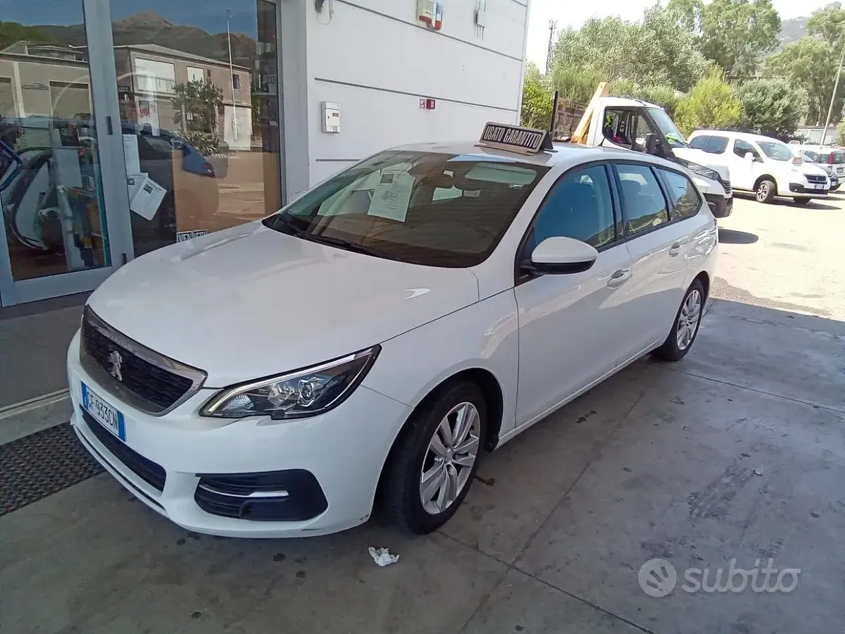 Usata Peugeot 308 Active 131 CV (96 kW) 2021 Bianco Station wagon