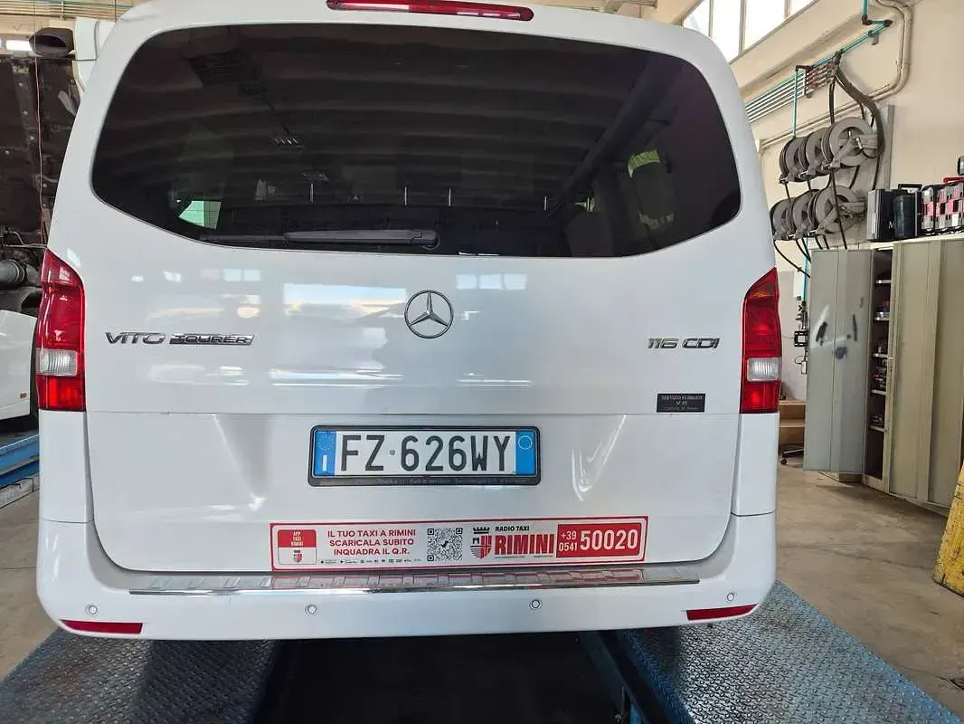 Usata Mercedes V220 Business 163 CV (119 kW) 2020 Bianco Monovolume