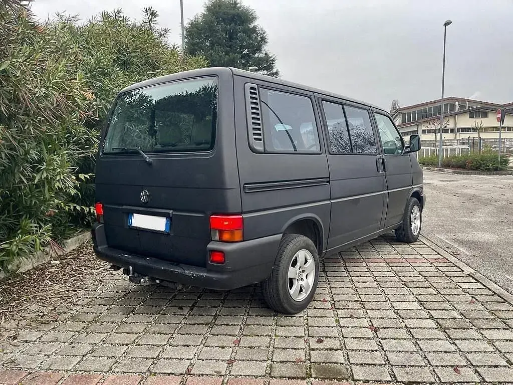 Usata VW Multivan 102 CV (75 kW) 1997 Nero Monovolume