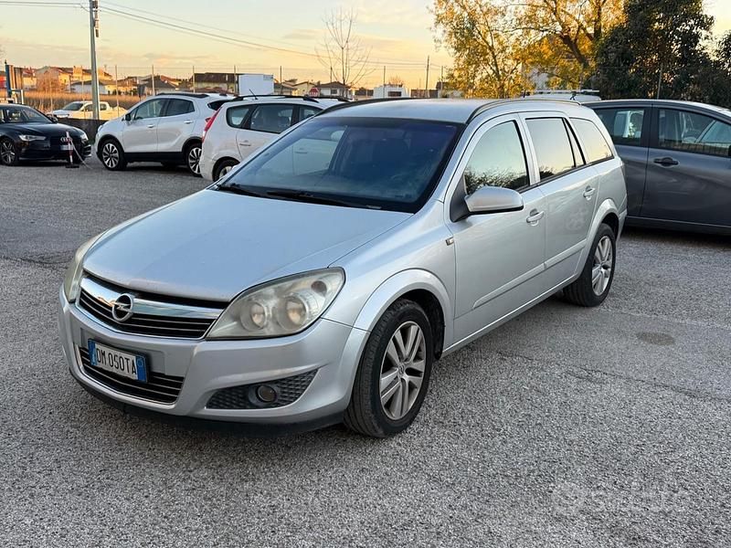 Usata Opel Astra Enjoy 125 CV (91 kW) 2009 Grigio Station wagon