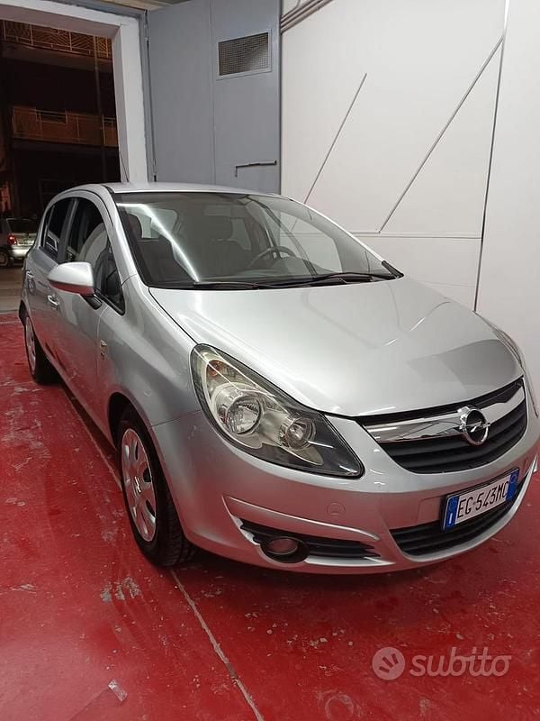 Usata Opel Corsa 75 CV (55 kW) 2011 Utilitaria