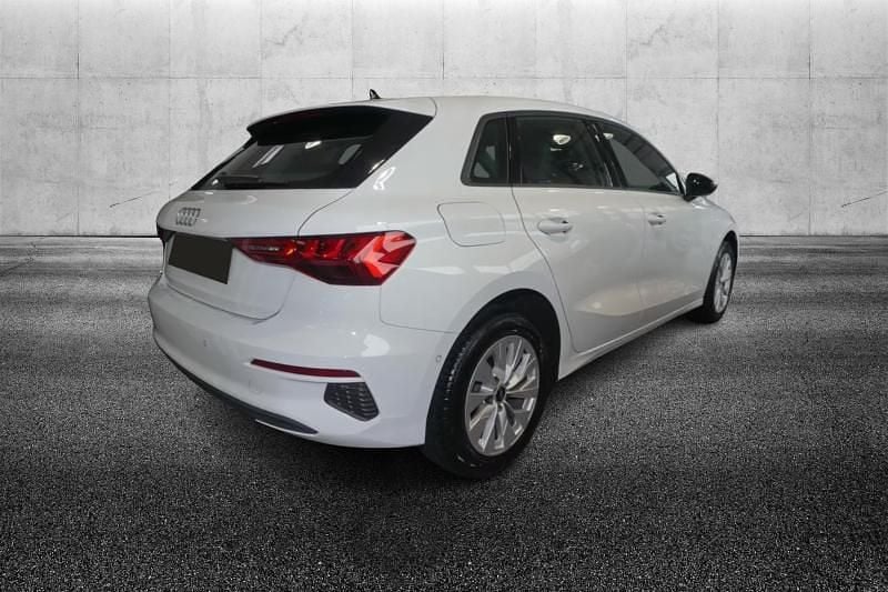 Usata Audi A3 e-tron Design 204 CV (150 kW) 2022 Bianco metallizzato Utilitaria