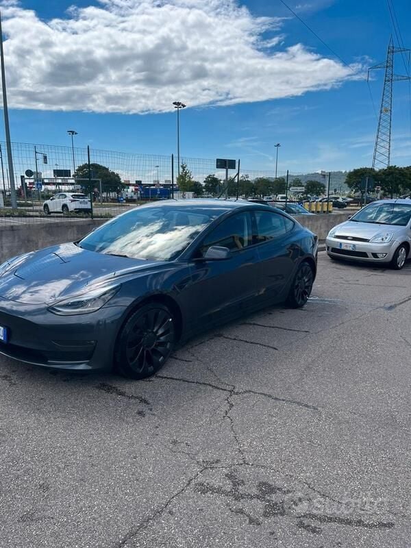 Usata Tesla Model 3 235 kW (320 CV) 2023 Grigio Berlina