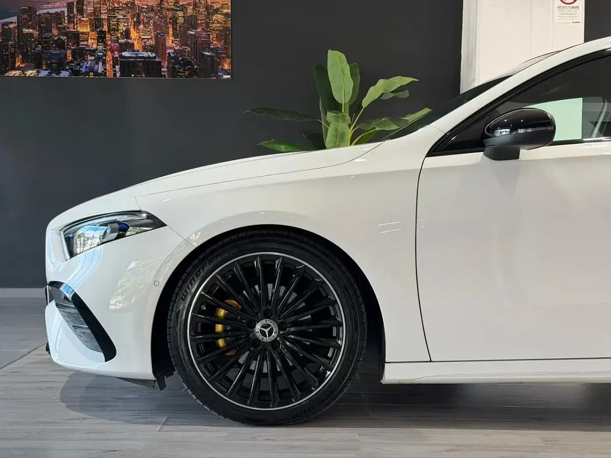 Usata Mercedes 200 Premium 149 CV (109 kW) 2023 Bianco Berlina