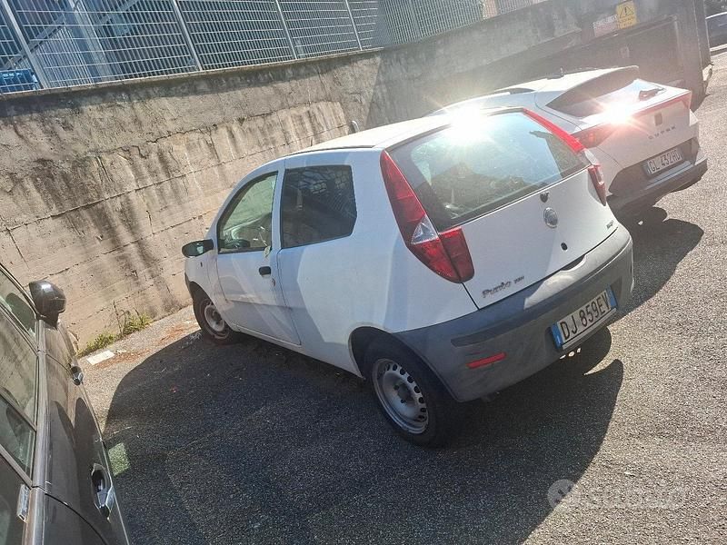 Usata Fiat Punto 69 CV (50 kW) 2007 Utilitaria