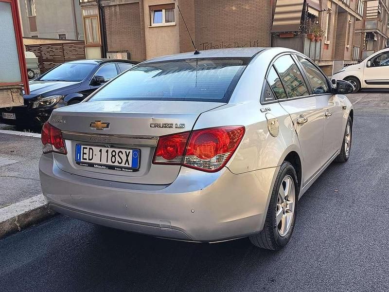 Usata Chevrolet Cruze LS 124 CV (91 kW) 2010 Argento Berlina