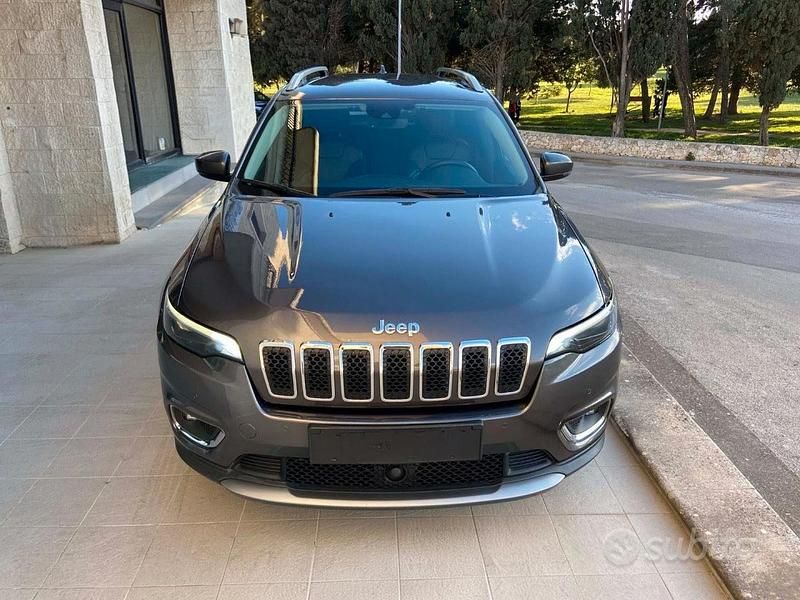 Usata Jeep Cherokee Limited 195 CV (143 kW) 2019 Grigio SUV