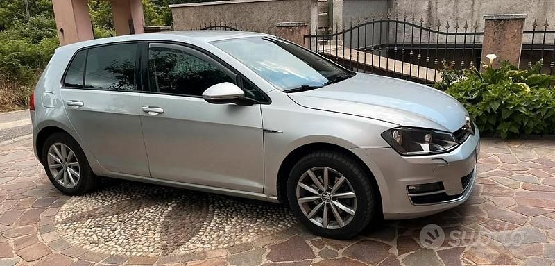 Usata VW Golf VII 110 CV (80 kW) 2015 Utilitaria