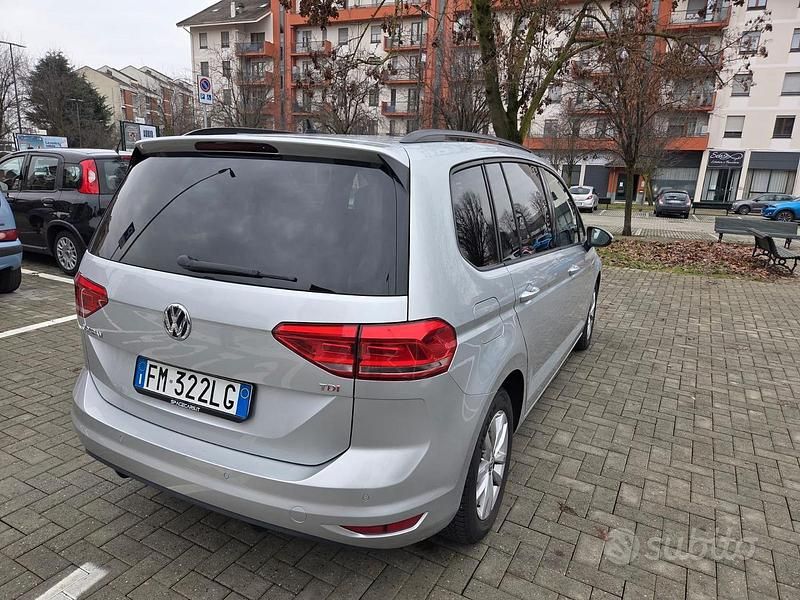 Usata VW Touran Comfortline 116 CV (85 kW) 2017 Grigio Monovolume