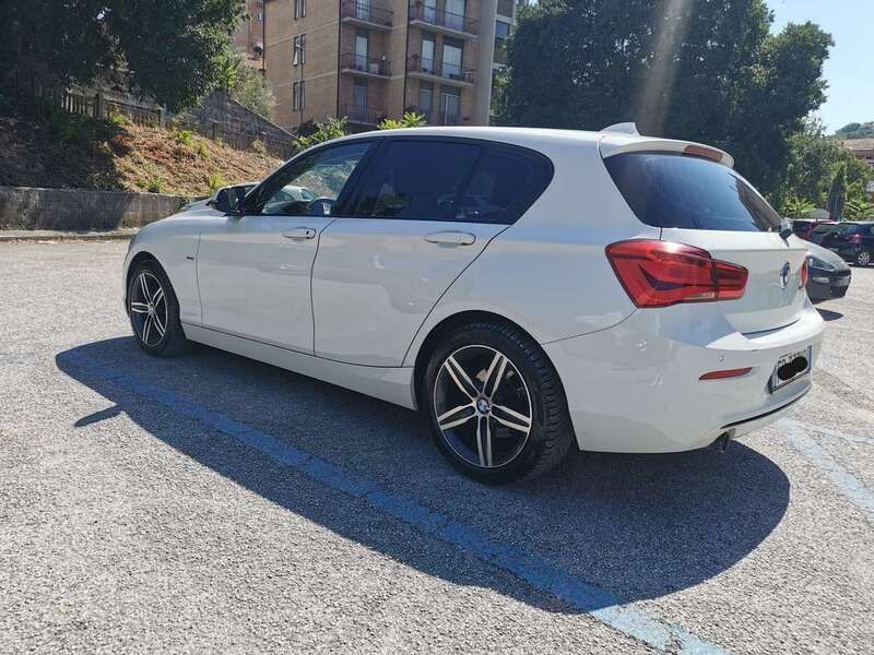 Usata BMW 118 Sport Line 150 CV (110 kW) 2018 Bianco Utilitaria
