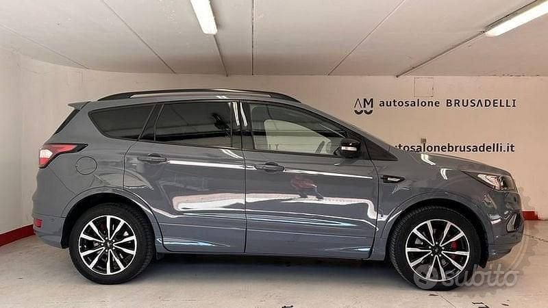Usata Ford Kuga ST-Line 120 CV (88 kW) 2019 Grigio SUV