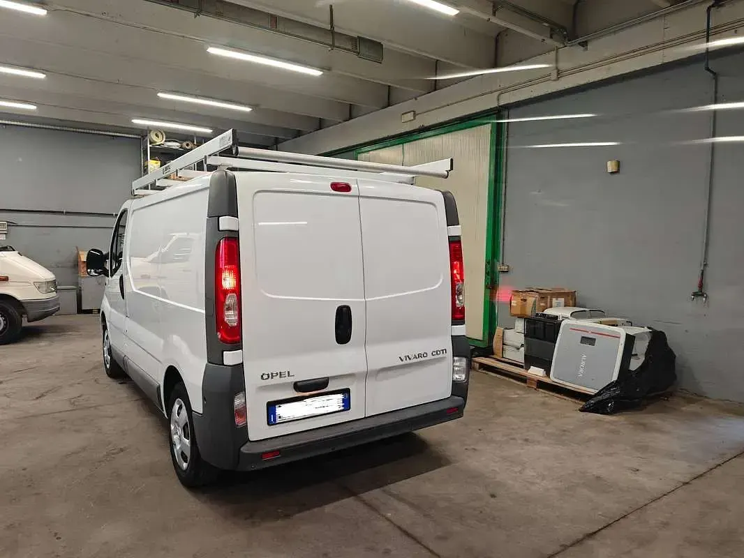 Usata Opel Vivaro 122 CV (89 kW) 2013 Bianco Monovolume