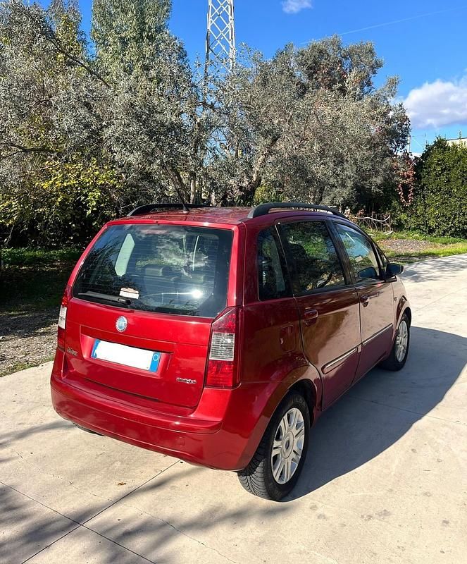 Usata Fiat Idea 105 CV (77 kW) 2007 Argento Monovolume