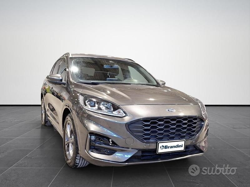 Usata Ford Kuga ST-Line 120 CV (88 kW) 2022 Grigio SUV