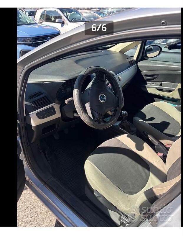 Grigio Usata 2006 Fiat Punto Due volumi | 4800 € - Immagine 1/4