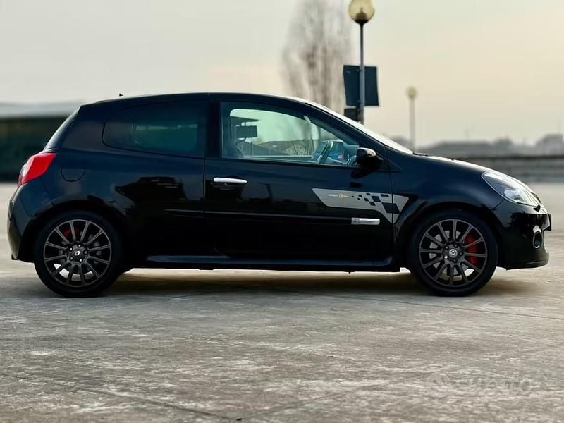 Usata Renault Clio III R.S. 197 CV (144 kW) 2008 Nero Utilitaria