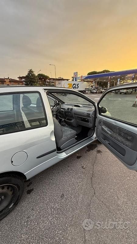 Usata Renault Twingo 75 CV (55 kW) 2006 Utilitaria