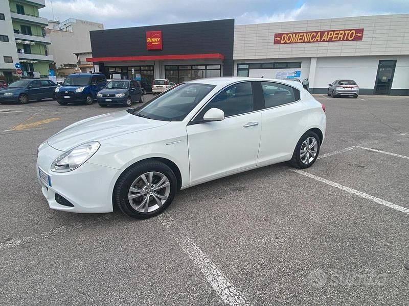 Usata Alfa Romeo Giulietta 105 CV (77 kW) 2013 Bianco Utilitaria