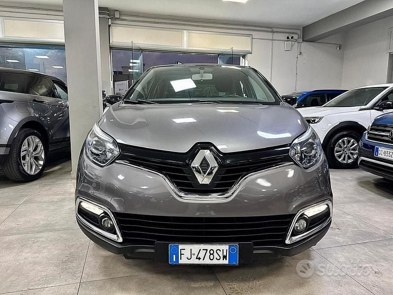 Usata Renault Captur Intens 90 CV (66 kW) 2017 Grigio SUV