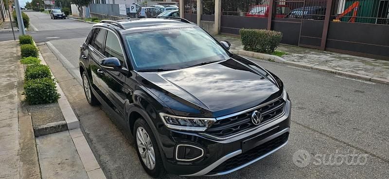 Usata VW T-Roc Edition 116 CV (85 kW) 2024 Nero SUV
