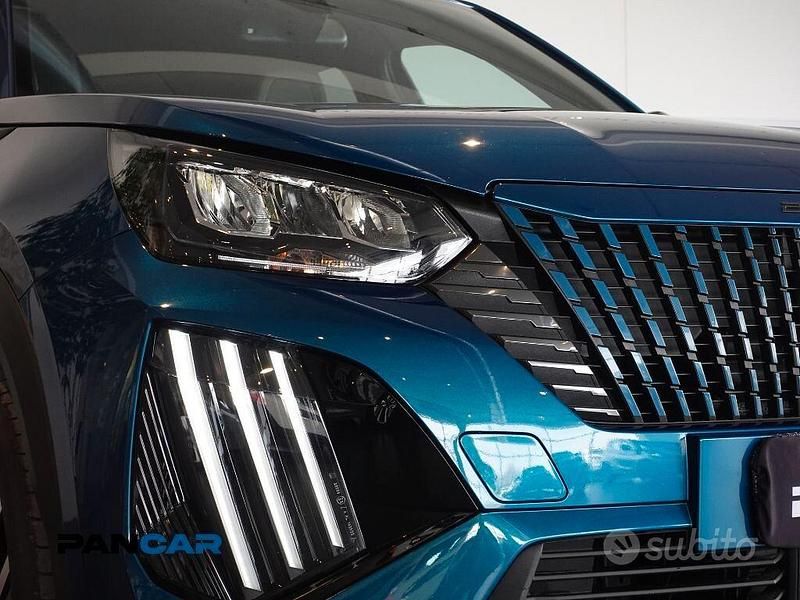 Usata Peugeot 2008 Allure 101 CV (74 kW) 2025 Blu SUV