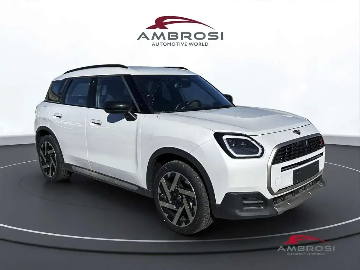 Nuova Mini Cooper Countryman Favoured 204 CV (150 kW) 2025 Bianco SUV