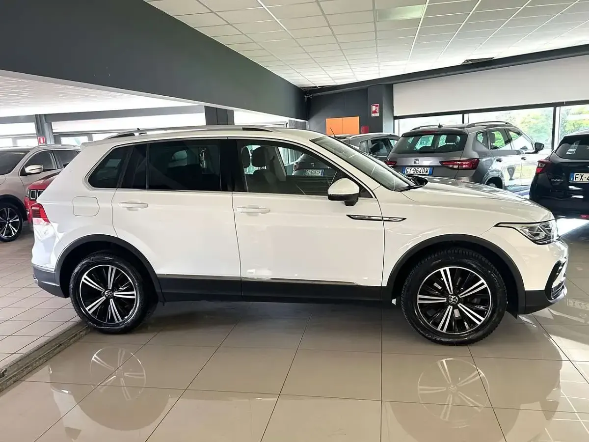 Usata VW Tiguan Elegance 150 CV (110 kW) 2021 Bianco SUV