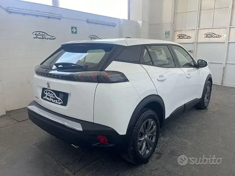 Usata Peugeot 2008 Allure 110 CV (80 kW) 2021 Bianco SUV