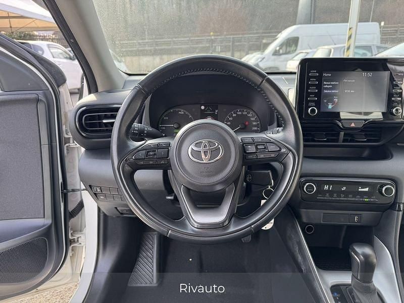 Usata Toyota Yaris Hybrid Active 116 CV (85 kW) 2023 Bianco Utilitaria