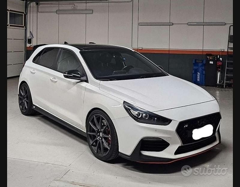 Bianco Usata 2018 Hyundai i30 N Performance Tre volumi | 23.000 € - Immagine 1/4