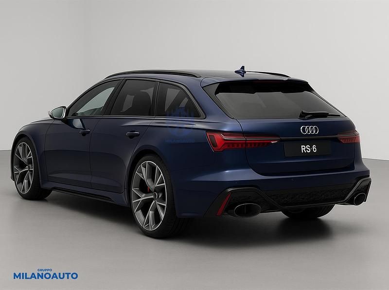 Usata Audi RS6 Ambiente 600 CV (441 kW) 2023 Blu Station wagon