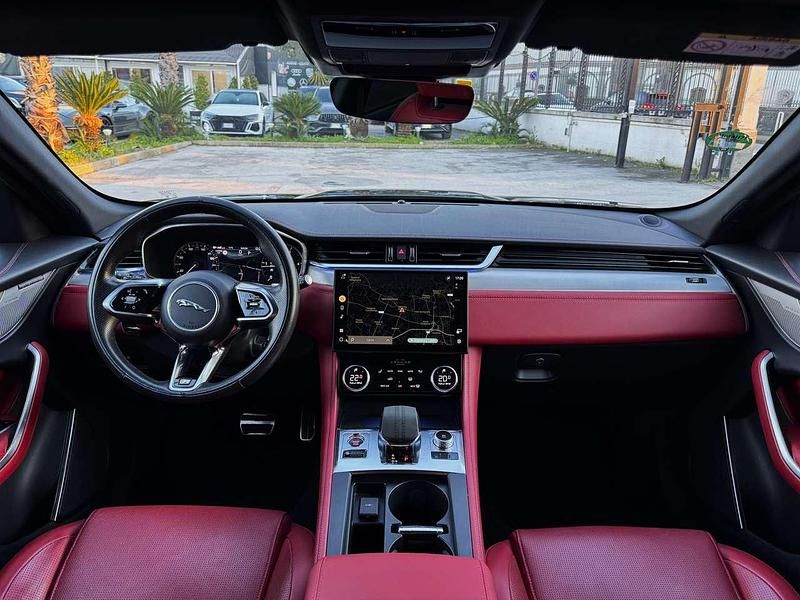 Usata Jaguar F-Pace R-Dynamic 204 CV (150 kW) 2022 Grigio SUV