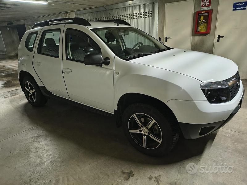 Bianco Usata 2012 Dacia Duster SUV | 10.000 € (Cara) - Immagine 1/4
