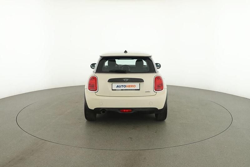 Usata Mini ONE 75 CV (55 kW) 2020 Beige Utilitaria
