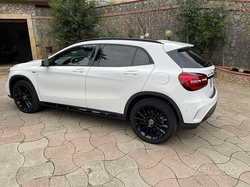 Usata Mercedes GLA200 AMG 170 CV (125 kW) 2019 Bianco SUV
