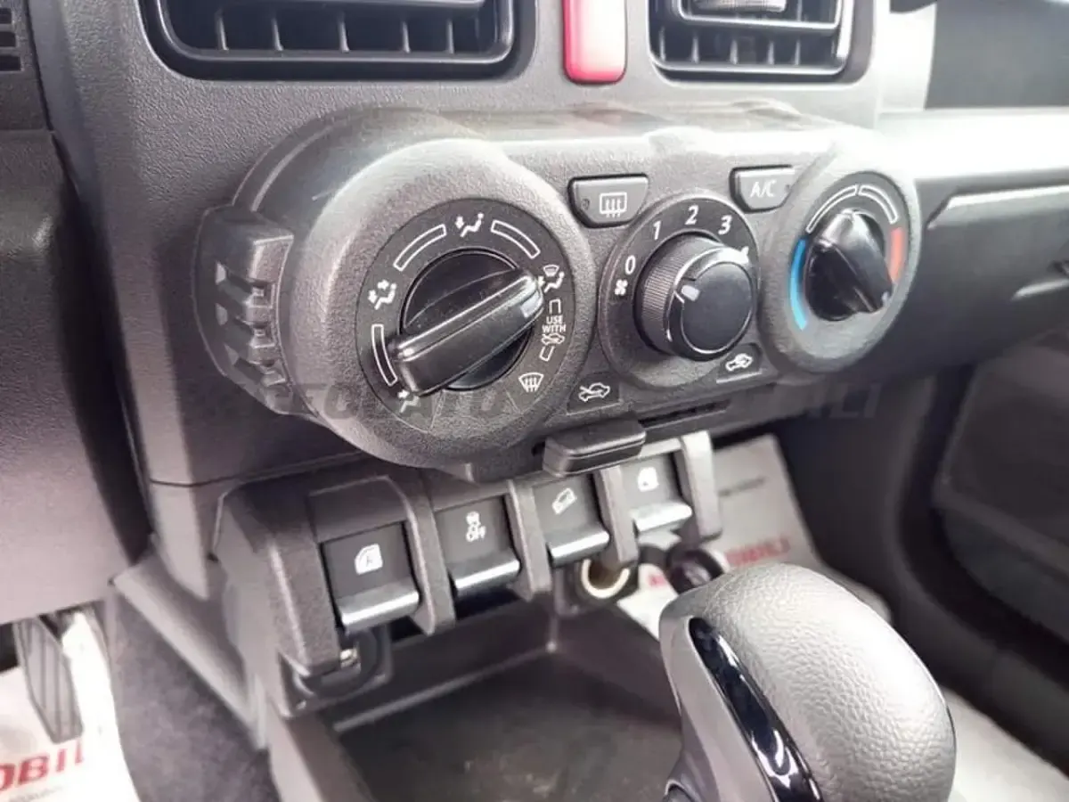 Nuova Suzuki Jimny 102 CV (75 kW) 2025 Nero SUV